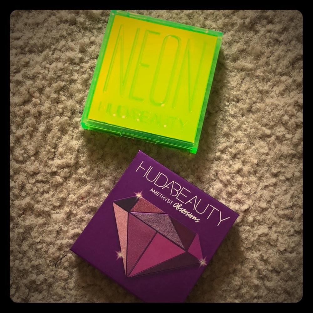 Huda beauty eyeshadow two NEW.
